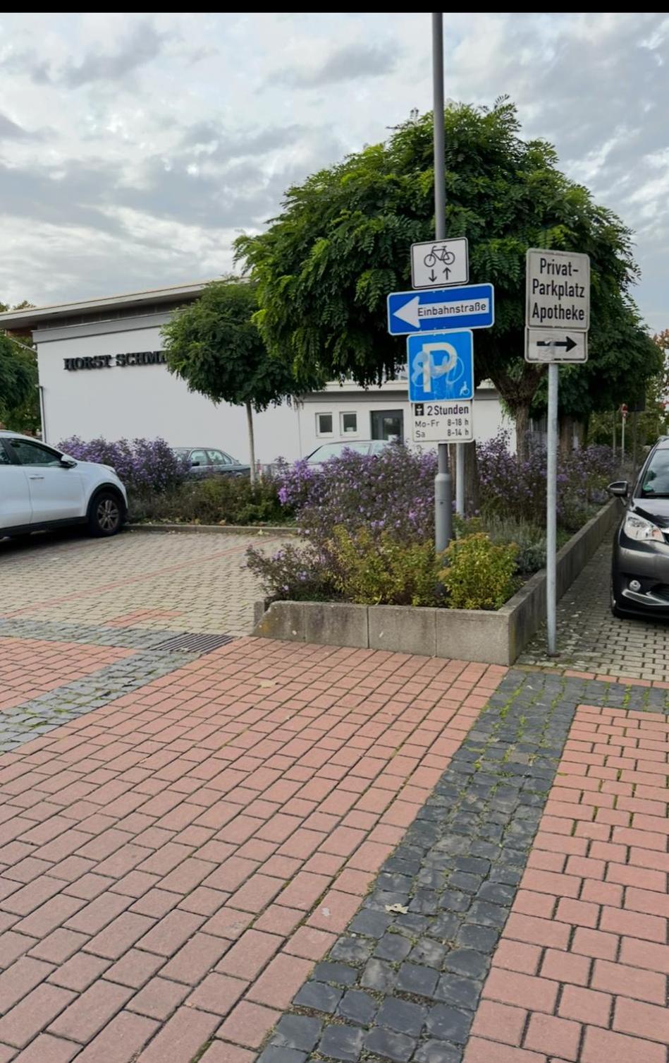 Zentrale Maisonette Mit Buero & Parkplatz Griesheim  Luaran gambar